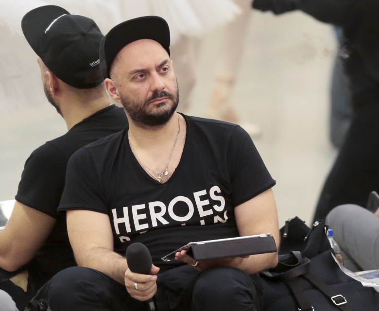 Σε κατ’ οίκον περιορισμό ο Ρώσος σκηνοθέτης που κατηγορείται για κατάχρηση