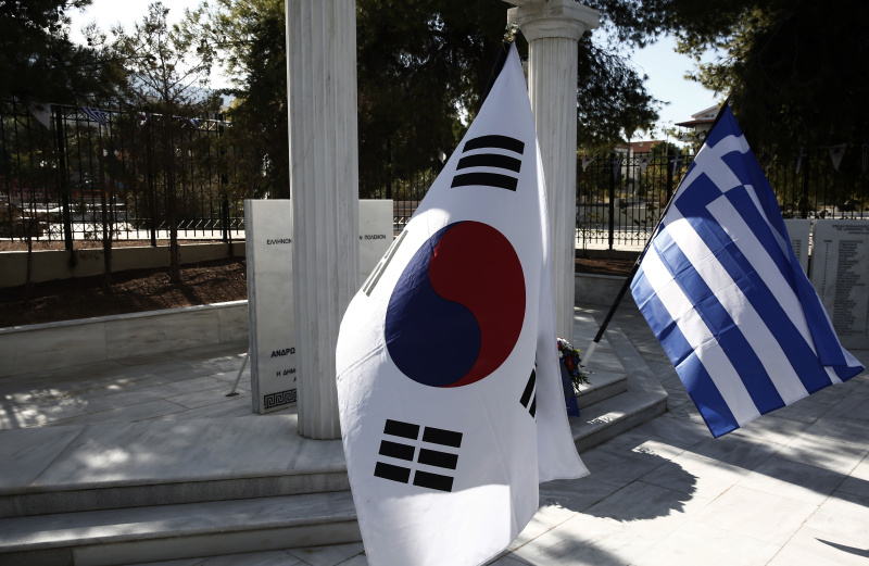 Η Νότια Κορέα προσφέρει 800.000 δολάρια στην Ελλάδα για τους πρόσφυγες