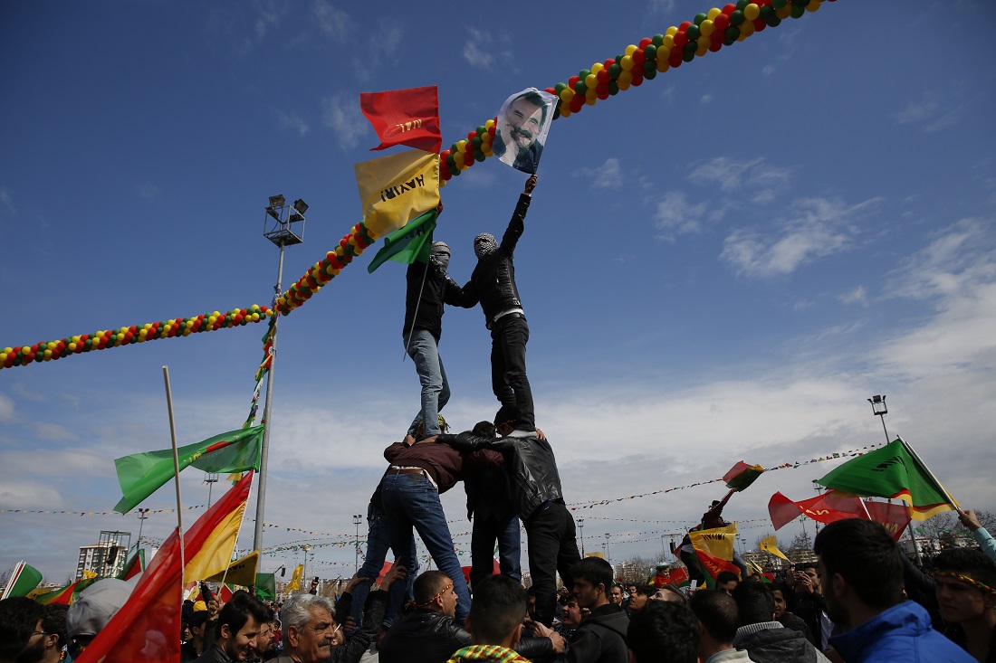Ο Ερντογάν απειλεί ότι «θα μπει βράδυ» μέσα στο Κουρδιστάν