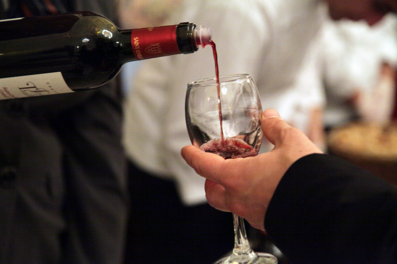Προς κατάργηση ο ειδικός φόρος κατανάλωσης στο κρασί, αναφέρει ο Αποστόλου