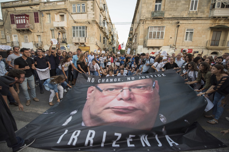Χιλιάδες Μαλτέζοι διαδηλωσαν μετά τη δολοφονία της Ντάφνι Καρουάνα Γκαλιζία