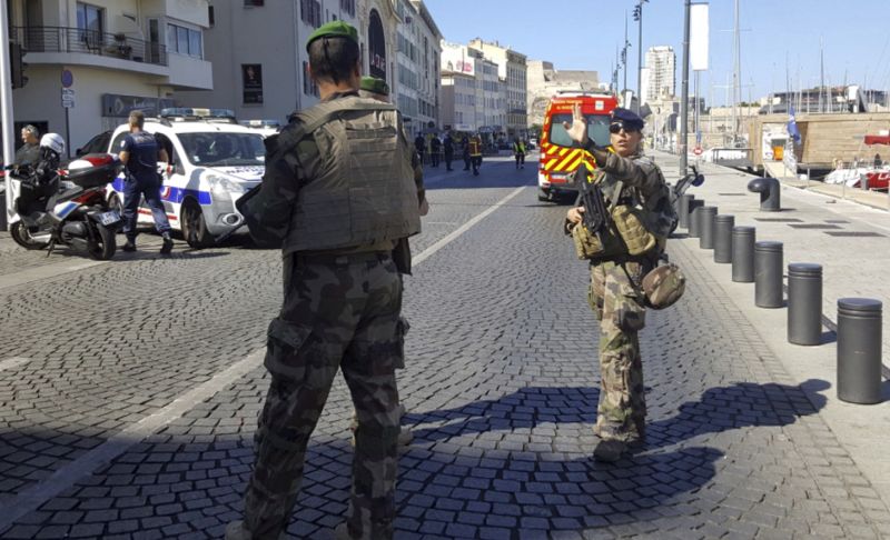 Με «ψυχιατρικά» προβλήματα ο δράστης της επίθεσης στη Μασσαλία