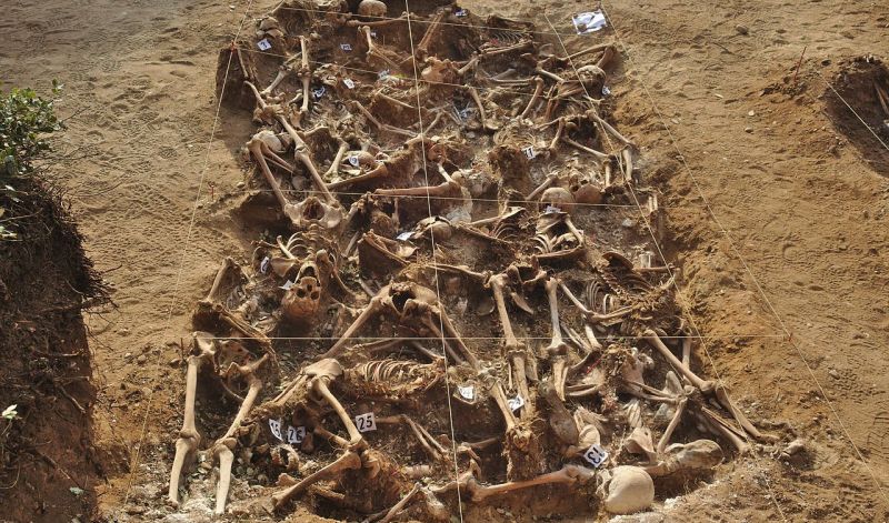 Βγάζουν ακόμα σκελετούς από ομαδικούς τάφους της εποχής του Φράνκο