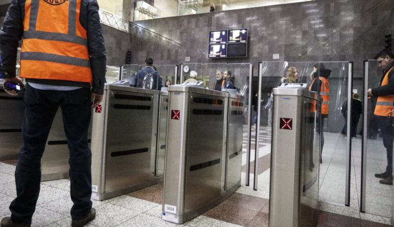 Κλείνουν την Κυριακή οι μπάρες σε άλλους 15 σταθμούς Μετρό και ΗΣΑΠ