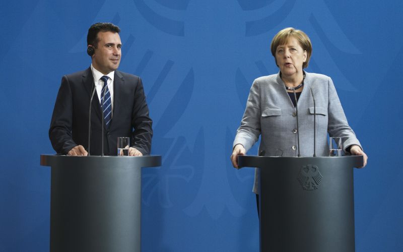 Η συμβουλή της Μέρκελ στον Ζάεφ: Συμβιβασμός και διακριτικότητα