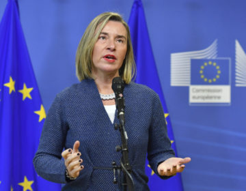 Η Μογκερίνι ψάχνει δουλειά εκτός πολιτικής