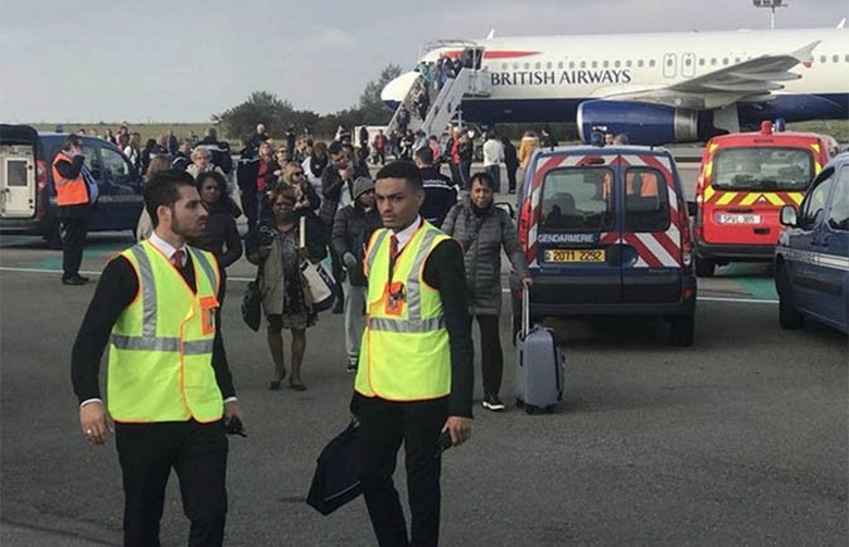 Αεροπλάνο της British Airways εκκενώθηκε λόγω «άμεσης απειλής»