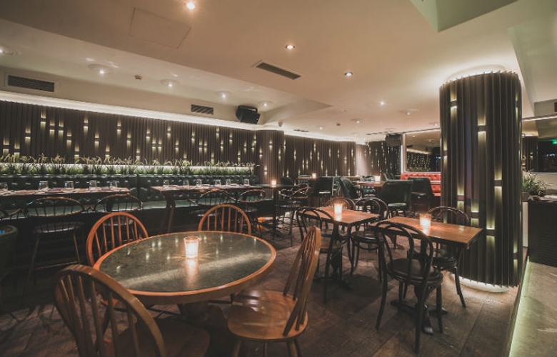 Το Pepe’s bar στο Κολωνάκι εστιάζει στη μεσογειακή κουζίνα και τα signature cocktails