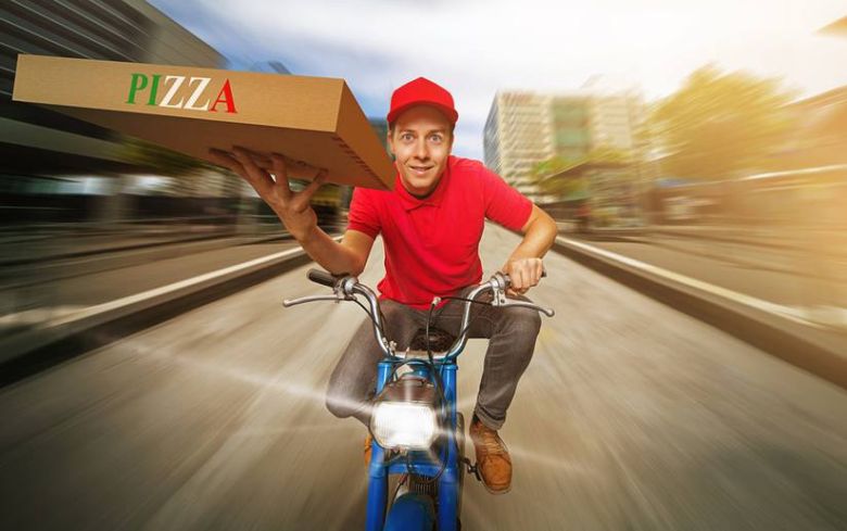 Η γενιά των «εξτρατζήδων» που αμείβεται με 2-3 ευρώ την ώρα