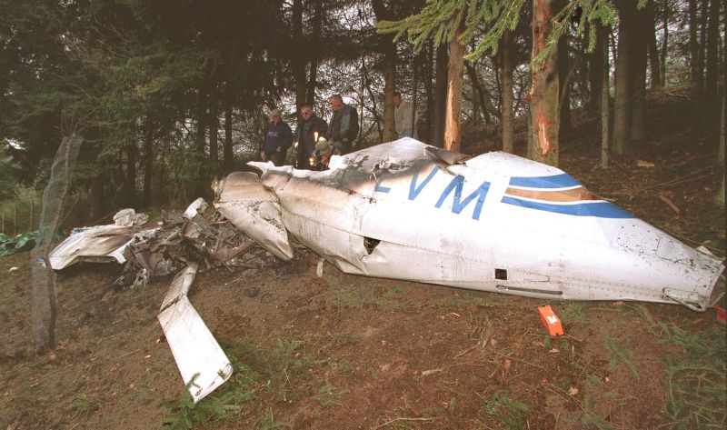 Έφηβοι σκοτώθηκαν όταν έπεσε το αεροπλάνο της κατασκήνωσης