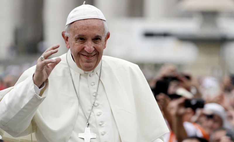 Pop με λίγο… Despacito ο ύμνος υποδοχής του Πάπα στην Κολομβία