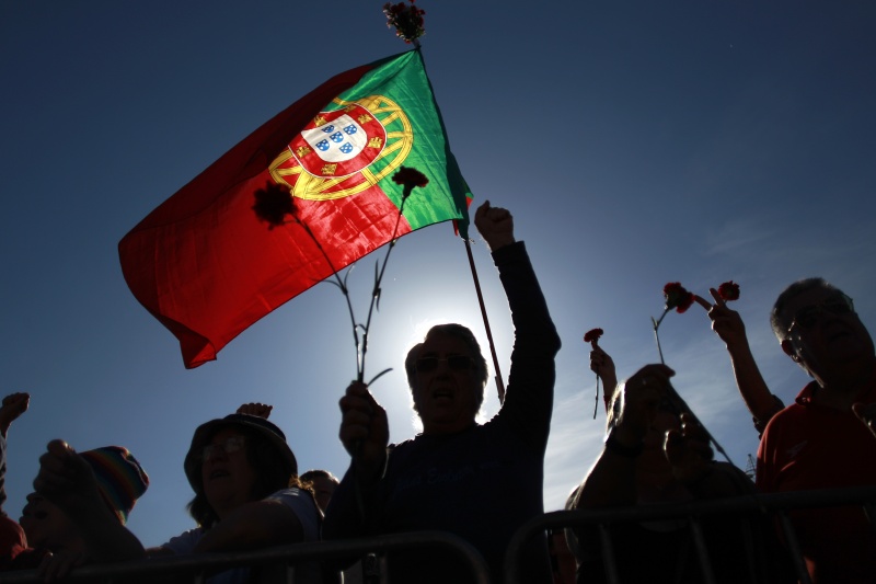 Η Πορτογαλία αποπληρώνει πρόωρα τα δάνεια του ΔΝΤ