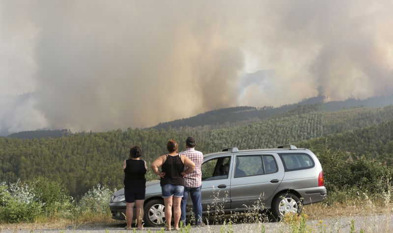 Τεράστιες πυρκαγιές στην κεντρική Πορτογαλία, ένα μήνα μετά τους 65 νεκρούς