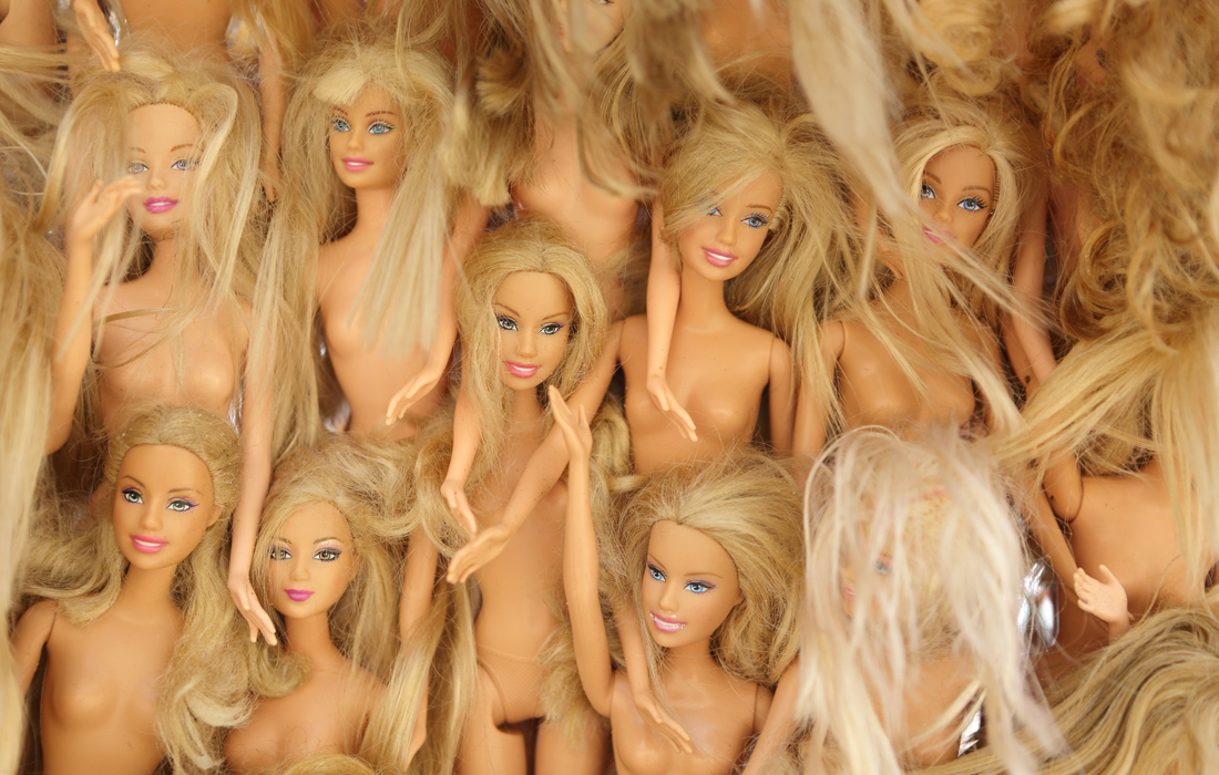 Στο κενό ο εναγκαλισμός της Barbie από τους Transformers