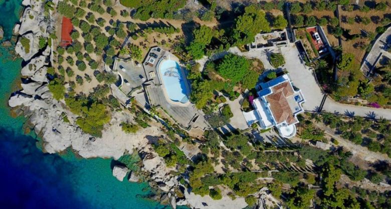 Το μαγευτικό σπίτι που πωλείται στις Σπέτσες