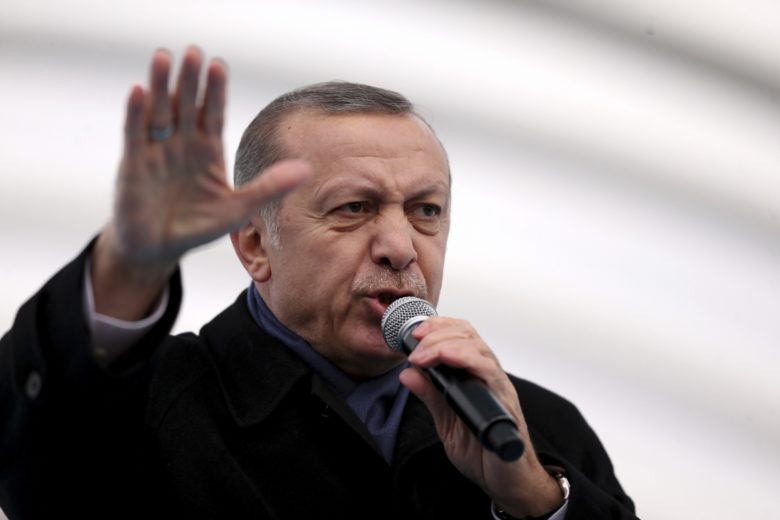 Χιλιάδες απολύσεις αστυνομικών και πανεπιστημιακών στην Τουρκία