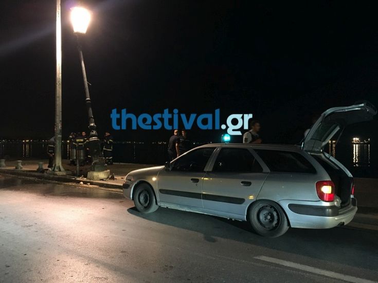 Στη θάλασσα αυτοκίνητο στη Θεσσαλονίκη – Σώθηκε ο οδηγός