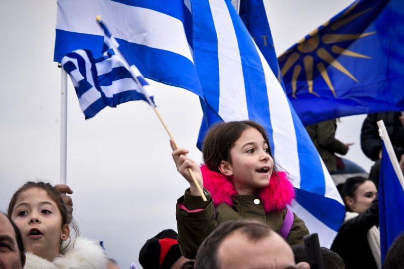 Νέα δημοσκόπηση: Τι πιστεύουν οι Έλληνες για το Σκοπιανό