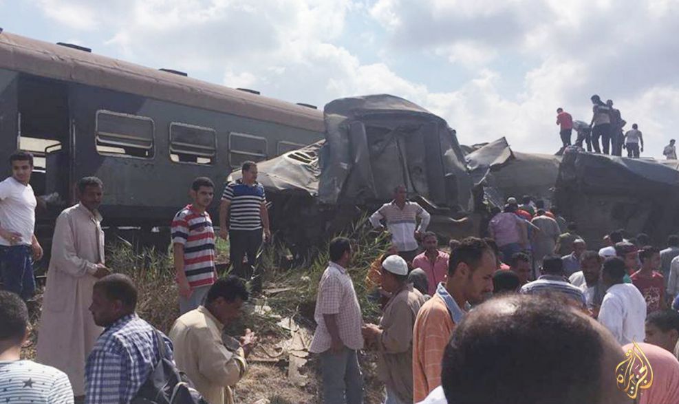 Υπό κράτηση οι μηχανοδηγοί των τρένων που συγκρούστηκαν στην Αίγυπτο