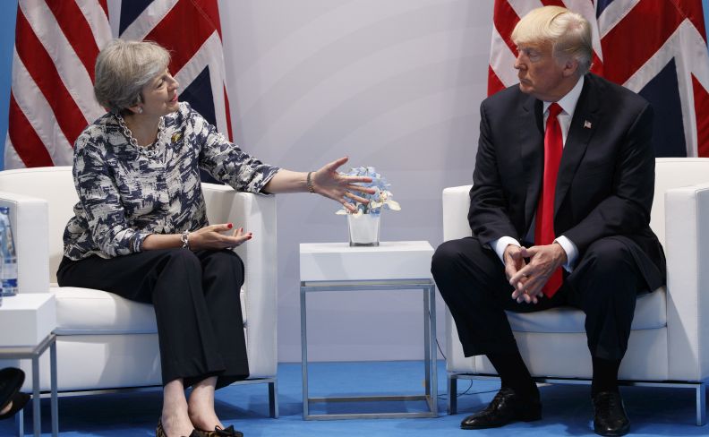 Πιάνει πόρτα ο Τραμπ: Ετοιμάζουμε εμπορική συμφωνία με το Λονδίνο