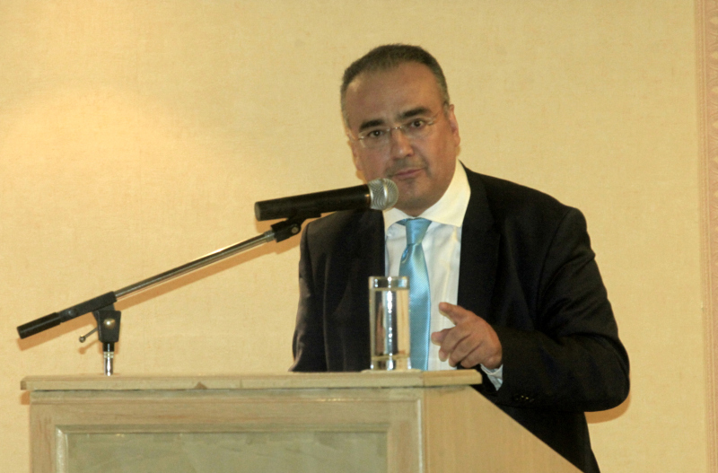 Ο Δ. Βερβεσός για την παραίτηση Σακελαρίου