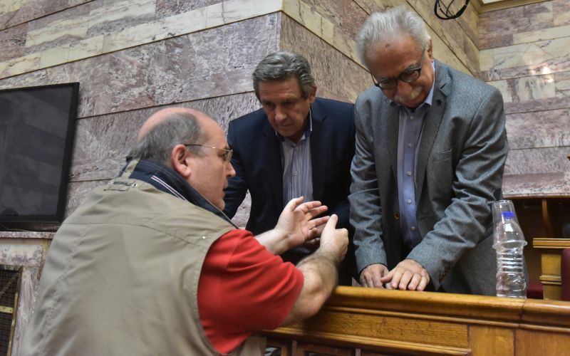Ενδοκυβερνητικό ρήγμα στη Βουλή για το τέμενος της Αθήνας