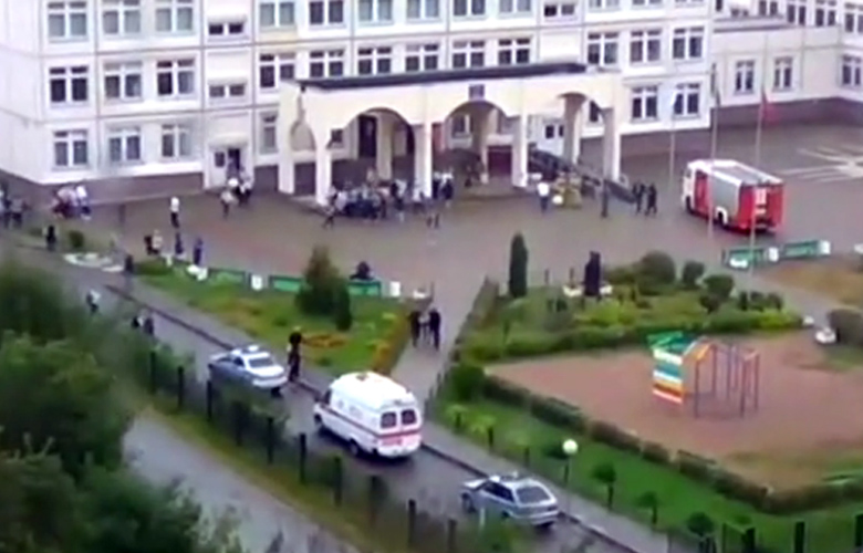 Έφηβος άνοιξε πυρ σε σχολείο της Μόσχας