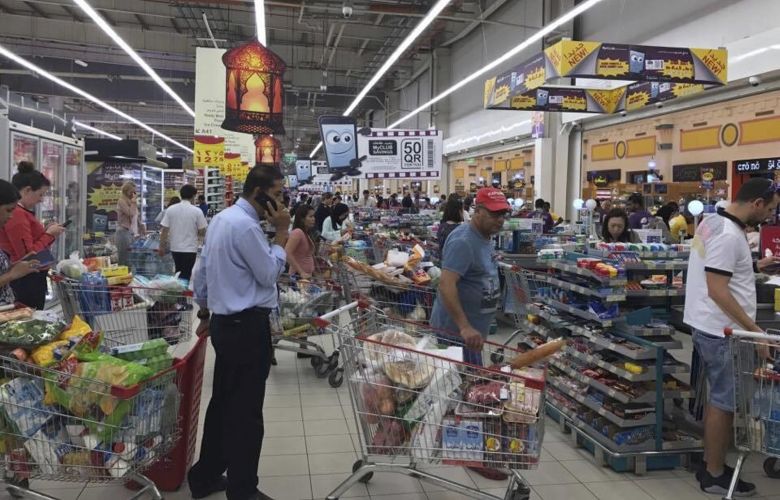 Κατάρ: Σε κατάσταση πανικού οι κάτοικοι σπεύδουν στα σούπερ μάρκετ