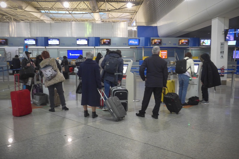 Νέο ρεκόρ επιβατικής κίνησης για τα ελληνικά αεροδρόμια