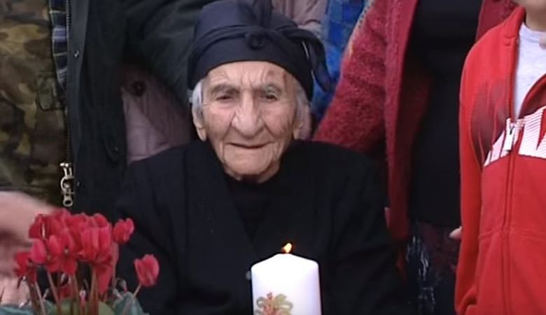 Η Ελληνοκύπρια γιαγιά που γιόρτασε τα 103 της χρόνια
