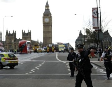 Συναγερμός στο Λονδίνο για ύποπτο δέμα στο Κοινοβούλιο