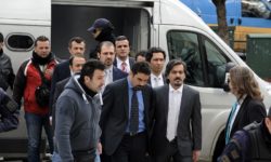 Άσυλο για να φύγουν από την Ελλάδα ζητούν οι 8 Τούρκοι