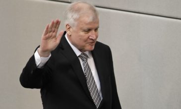 Στελέχη της αντιπολίτευσης στη Γερμανία ζητούν την παραίτηση Ζεεχόφερ