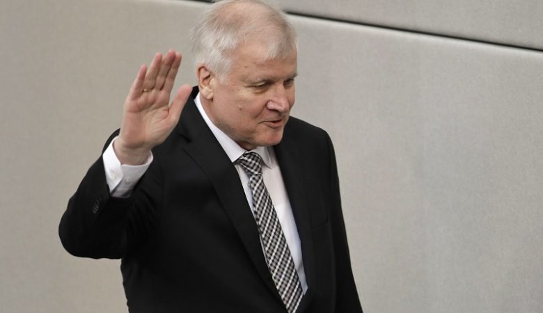 Στελέχη της αντιπολίτευσης στη Γερμανία ζητούν την παραίτηση Ζεεχόφερ