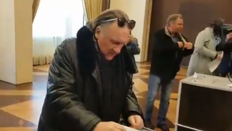 Ο Ζεράρ Ντεπαρντιέ ψήφισε στις ρωσικές προεδρικές εκλογές