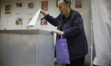 Καταγγελίες για εκατοντάδες περιστατικά νοθείας στις ρωσικές εκλογές