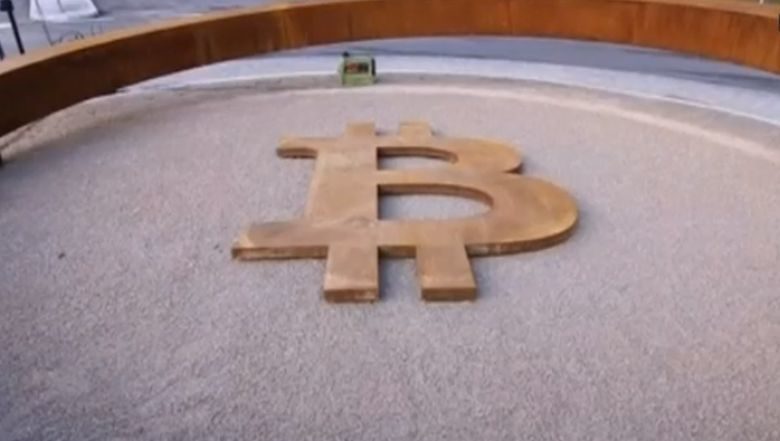 Στη σλοβενική πόλη Κραν το πρώτο μνημείο για το bitcoin