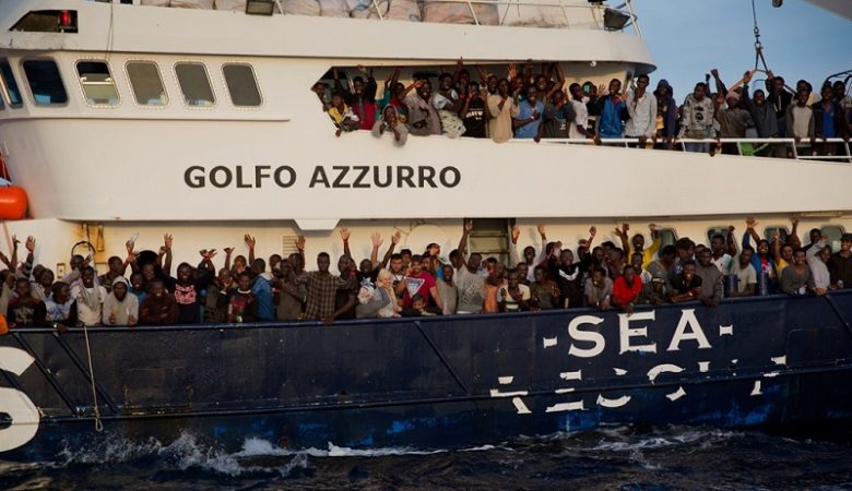 Δίωξη κατά ΜΚΟ για διευκόλυνση παράνομης μετανάστευσης