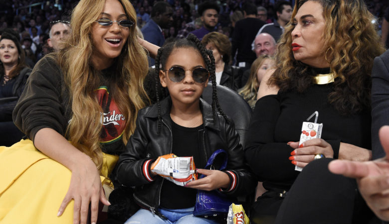 Η κόρη της Beyoncé πρόσφερε 19.000 δολάρια σε δημοπρασία τέχνης