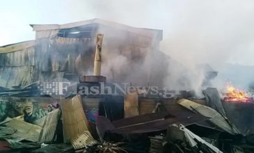 Καταστροφική πυρκαγιά σε αποθήκη ξυλείας στα Χανιά