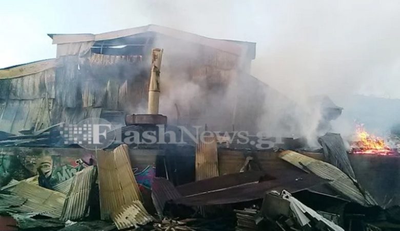 Καταστροφική πυρκαγιά σε αποθήκη ξυλείας στα Χανιά