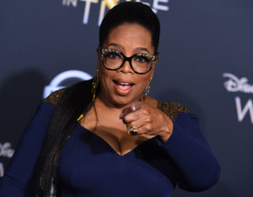 Η Όπρα Γουίνφρεϊ επαινεί την απόφαση της Αυστραλίας να απαγορεύσει τα μέσα κοινωνικής δικτύωσης για τα παιδιά