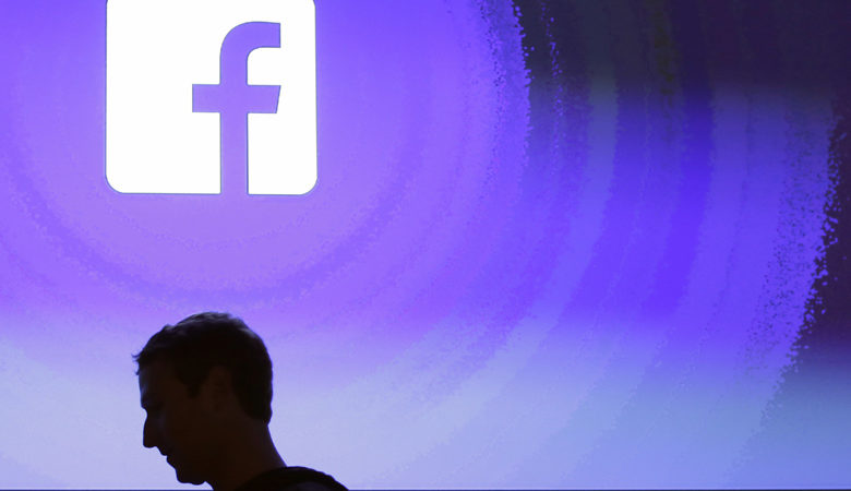 Tο σκάνδαλο Cambridge Analytica ταλανίζει το Facebook