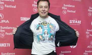 Το… διαστημικό μπόνους της Tesla στον Elon Musk