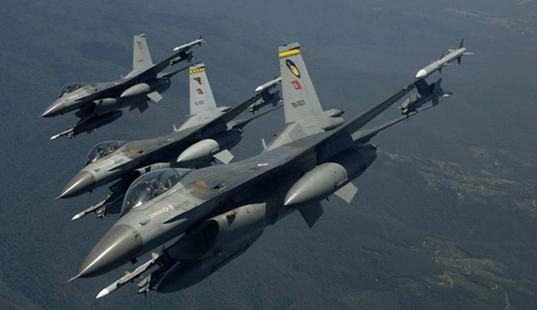 Τούρκικα F-16 ετοιμάζονταν για την γιορτή της πτώσης της Σμύρνης πάνω από τον Κοτζιά