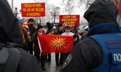 Συγκέντρωση από Σκοπιανούς με συνθήματα κατά του Κοτζιά