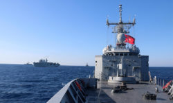 Νέες προκλήσεις από τουρκικά ΜΜΕ: «Μετά από 4 χρόνια ελληνικά και τουρκικά πολεμικά πλοία ξανά αντιμέτωπα στην Μεσόγειο»