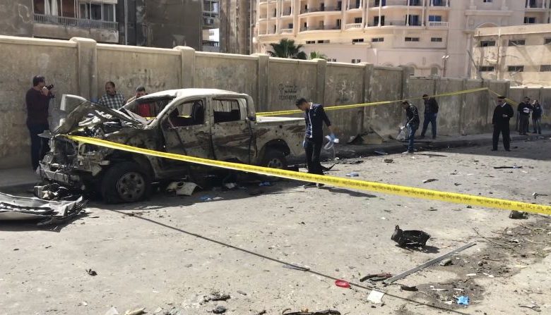 Δύο αστυνομικοί τα θύματα της βομβιστικής επίθεσης στην Αλεξάνδρεια