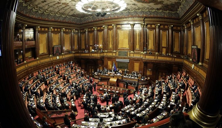 «Πολυφωνική» και πολυτάραχη απόπειρα για κυβέρνηση στην Ιταλία