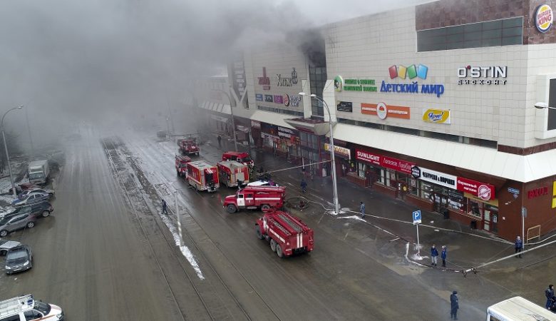 Δεκάδες νεκροί σε πυρκαγιά σε εμπορικό κέντρο στη Σιβηρία